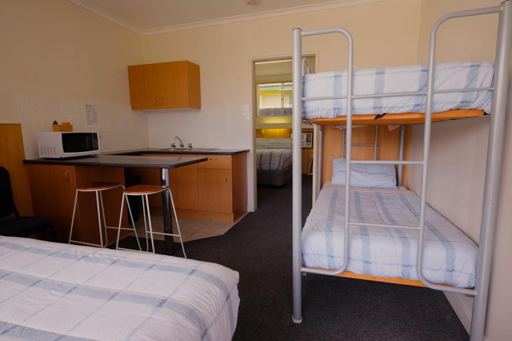 Bamboo Motor Inn Lakes Entrance Exterior foto